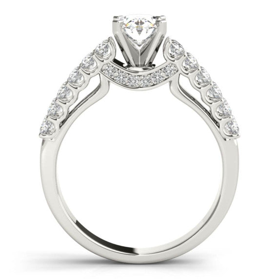 Royale Oval Lab-Grown Diamond Ring - Detail View - Vowmira lab-grown diamond jewelry
