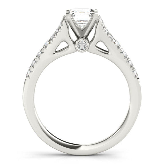 Vienna Emerald Cut Lab-Grown Diamond Ring - Detail View - Vowmira lab-grown diamond jewelry