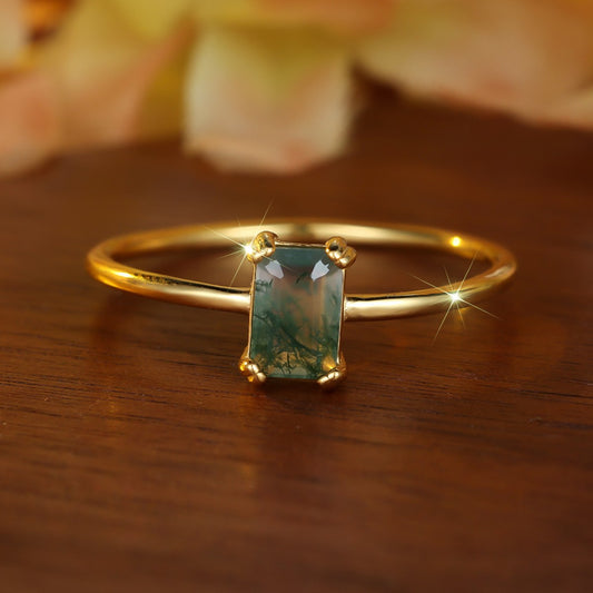 Vowmira Agate Solitaire Ring, hero view - Vowmira lab-grown diamond jewelry