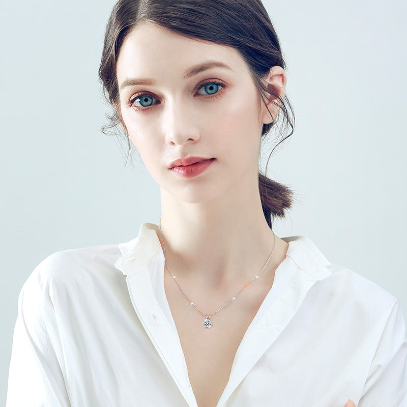 Classic Star Light Lab-Grown Diamond Pendant Necklace - Detail View - Vowmira lab-grown diamond jewelry